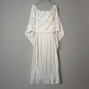 Vintage Ivory Lace Peignoir Hostess Gown Romantic Satin Pleated Maxi Dress Boho